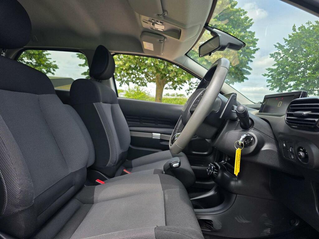 Citroen C4 Cactus 1.2 Puretech 82 Flair Black #17