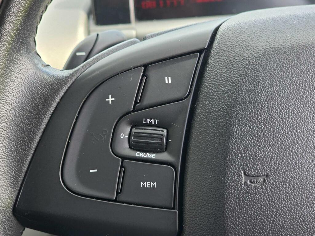 Citroen C4 Cactus 1.2 Puretech 82 Flair Black #30