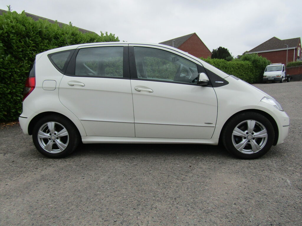Mercedes-Benz A Class 1.5 Blueefficiency Avantgarde Se Grey #8