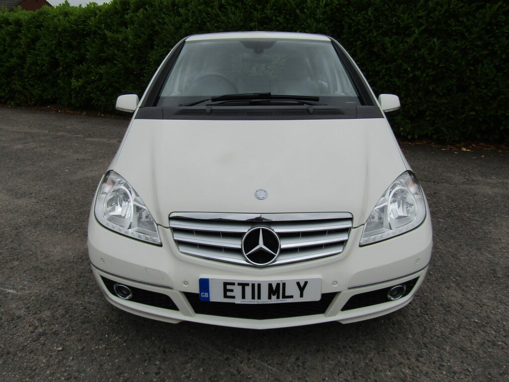 Mercedes-Benz A Class 1.5 Blueefficiency Avantgarde Se Grey #2