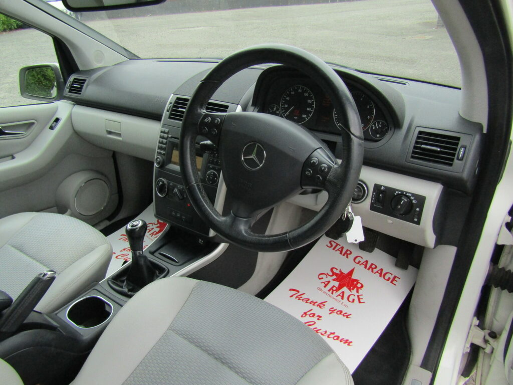 Mercedes-Benz A Class 1.5 Blueefficiency Avantgarde Se Grey #9