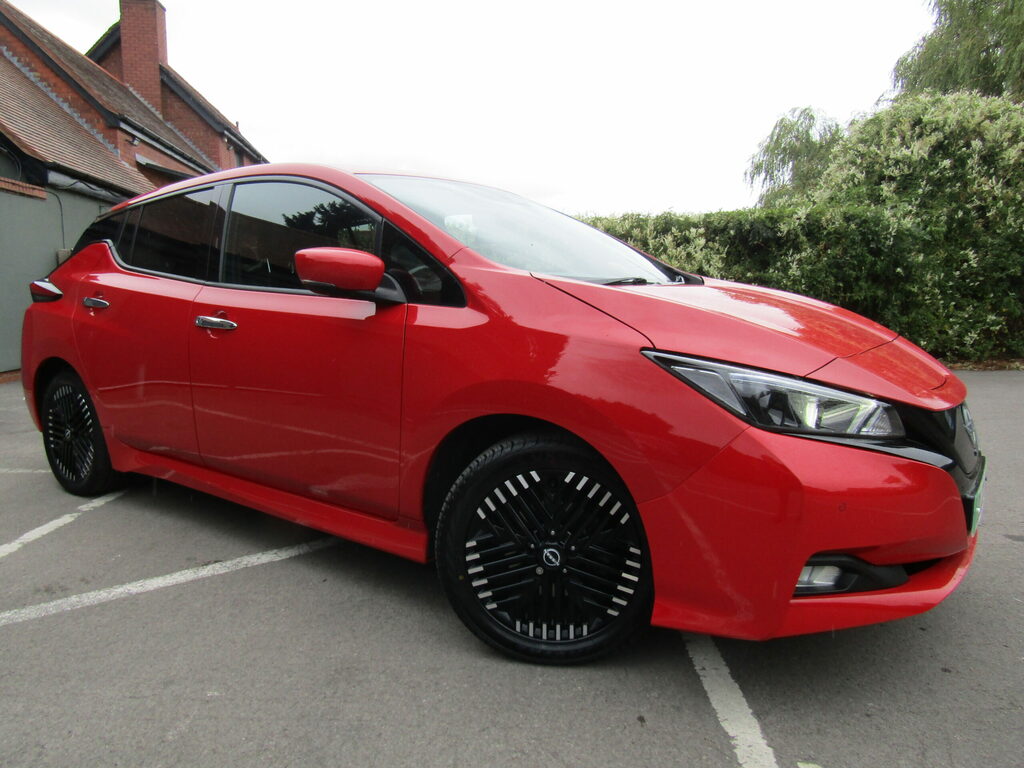 Nissan Leaf Leaf N-connecta Red