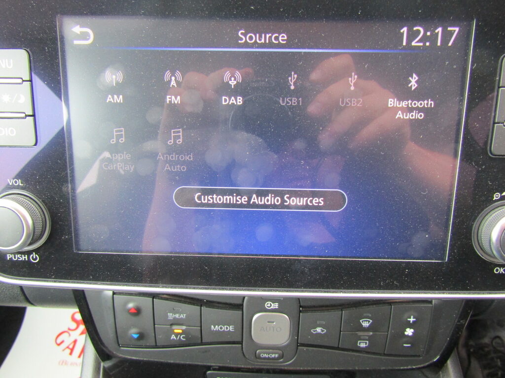 Nissan Leaf Leaf N-connecta Red #5