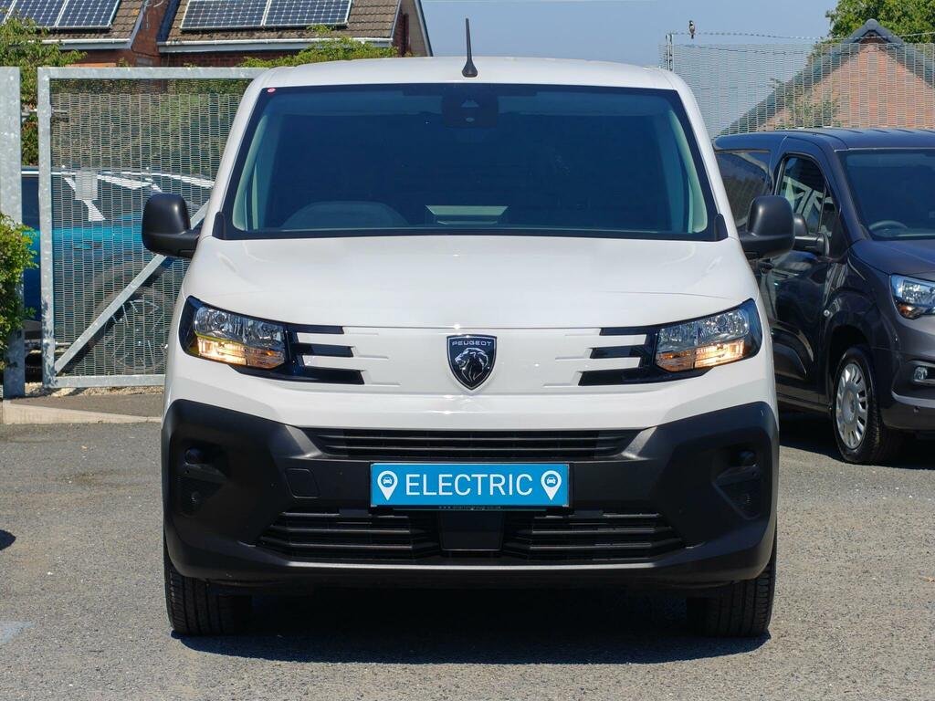 Peugeot E-Partner 800 52Kwh Professional Standard Panel Van Swb RV74XFL White #2