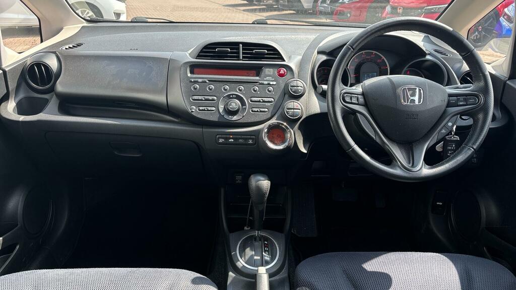 Honda Jazz 1.4 I-vtec Es Plus Hatchback Cvt Euro 5 Red #4
