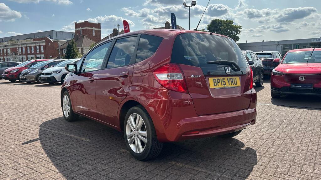 Honda Jazz 1.4 I-vtec Es Plus Hatchback Cvt Euro 5 Red #3