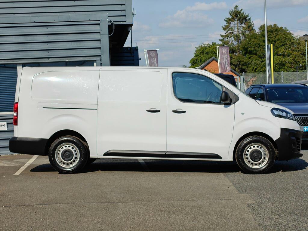 Vauxhall Vivaro 3100 50Kwh Prime L2 H1 6Dr 7.4Kw Charger White #6