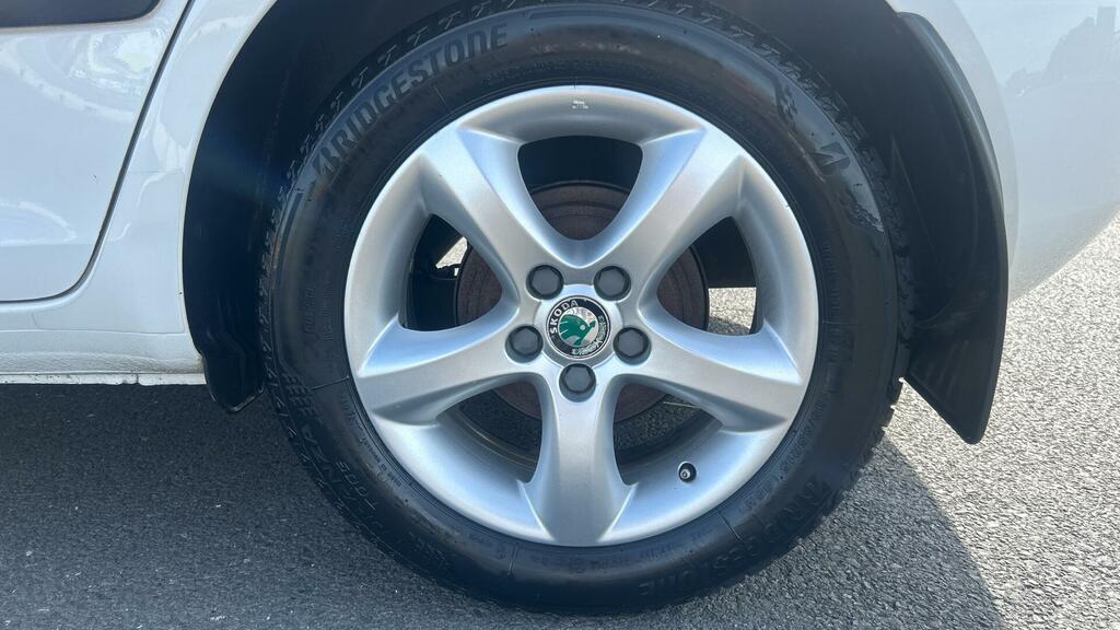 Skoda Fabia 2012 1.2 Tdi Greenline II Estate White #28
