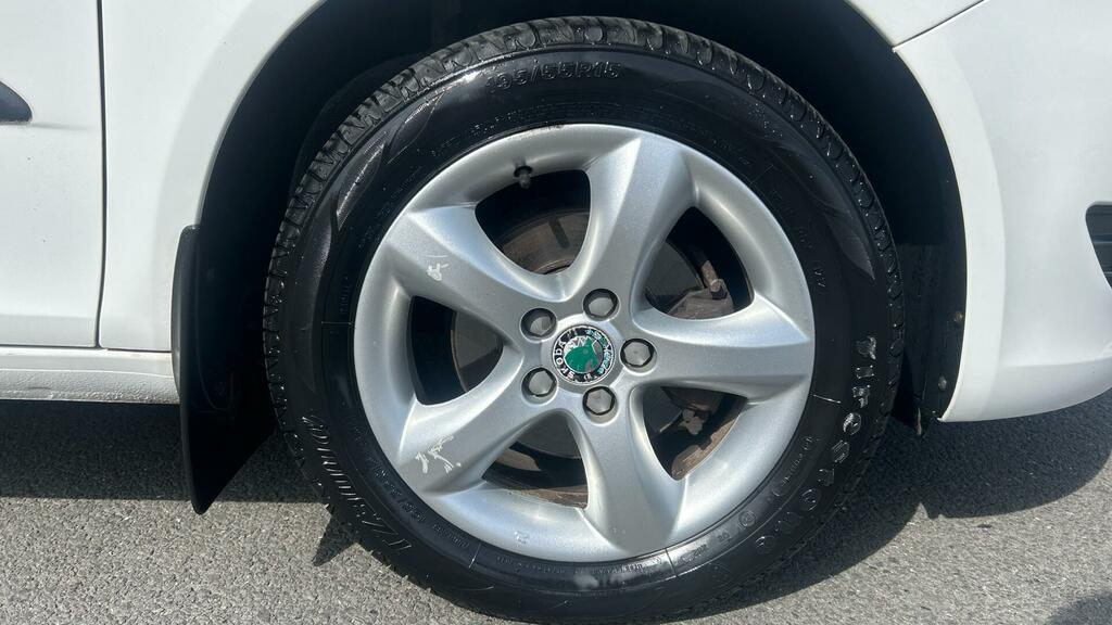 Skoda Fabia 2012 1.2 Tdi Greenline II Estate White #30