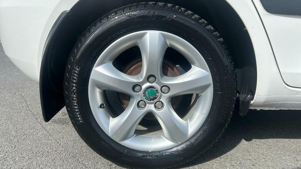 Skoda Fabia 2012 1.2 Tdi Greenline II Estate White #27