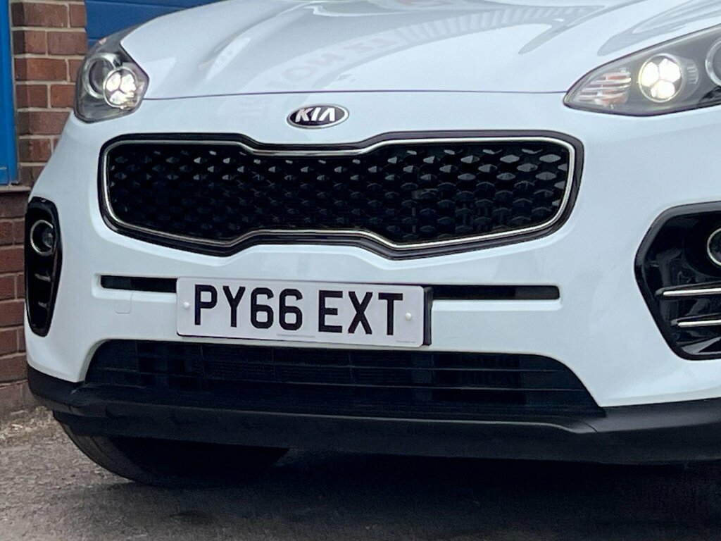 Kia Sportage 1.7 Crdi 3 Euro 6 Ss PY66EXT White #2