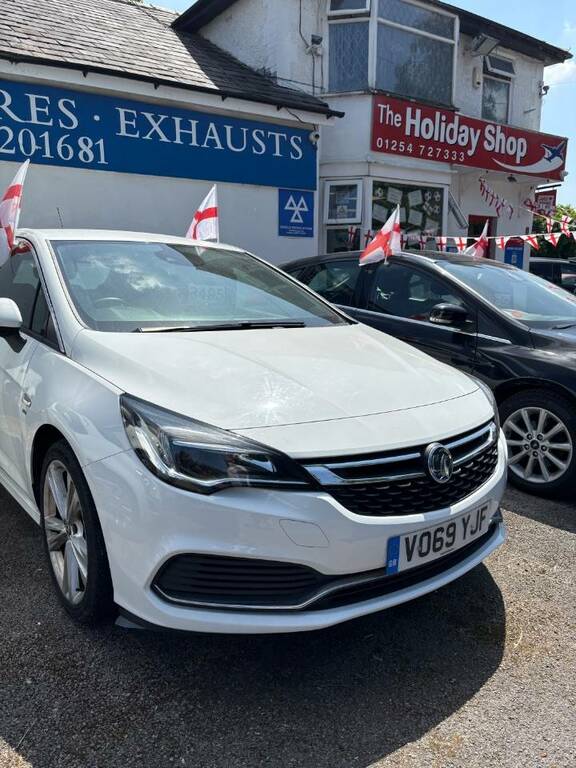 Vauxhall Astra 1.4T 16V 150 Sri Vx-line Nav - 2019 69 VO69YJF White #6