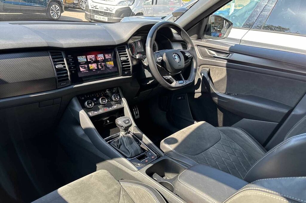 Skoda Kodiaq 1.5 Tsi Sport Line Dsg 7 Seat Silver #2