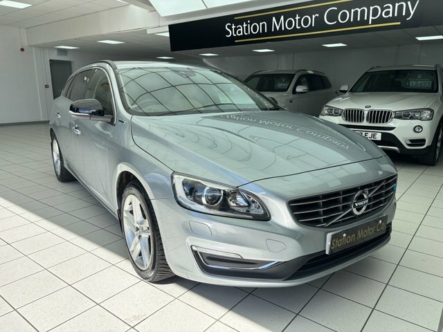 Volvo V60 D5 Twin Engine Se Silver #2