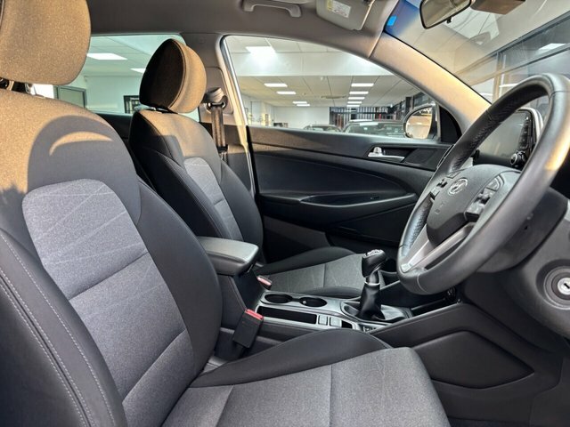Hyundai Tucson Crdi Mhev Se Nav White #3