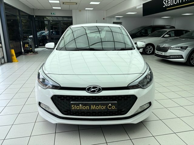 Hyundai I20 Se Hatchback White #5