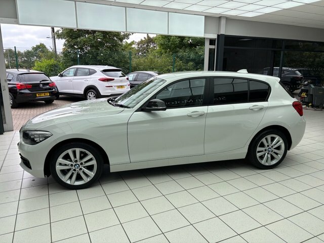 BMW 1 Series 118I Sport Hatchback YK18LHT White #2
