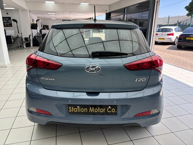 Hyundai I20 Se White #10