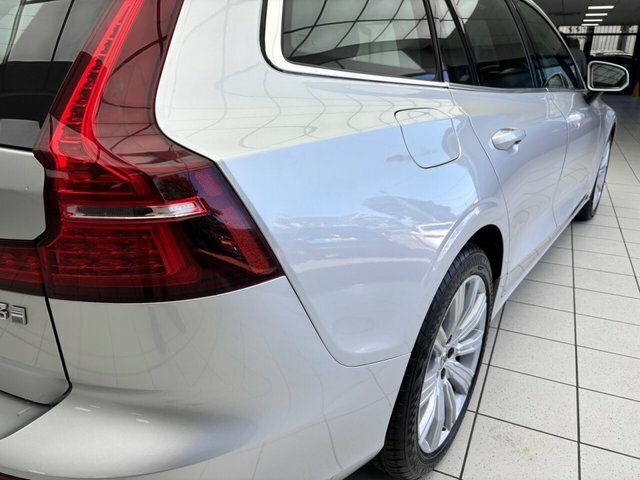 Volvo V60 D3 R-design 148 Red #16
