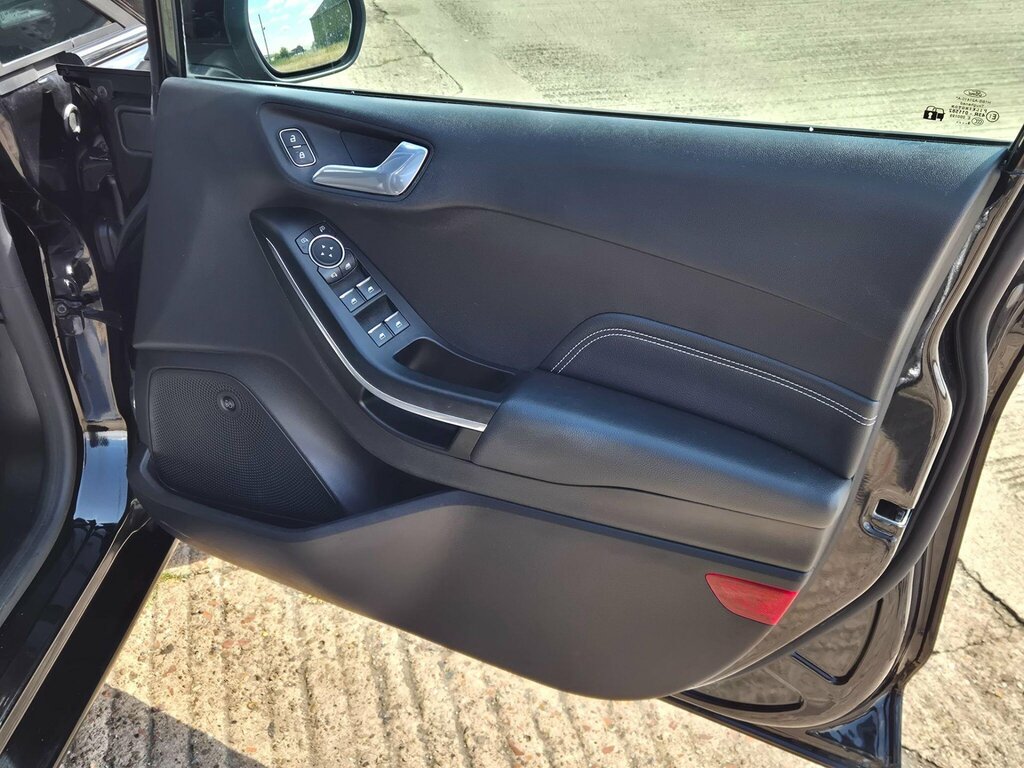 Ford Fiesta 1.0T Ecoboost Titanium X Euro 6 Ss Black #5