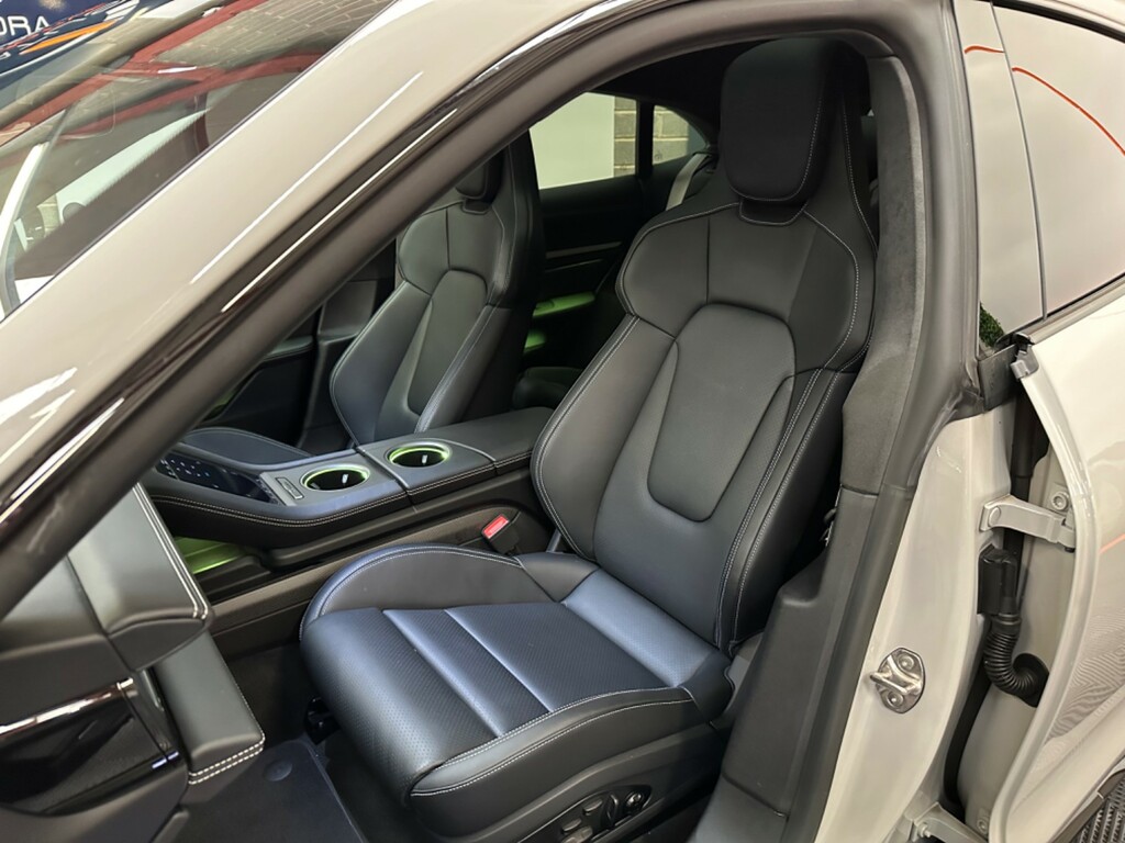 Porsche Taycan Performance Plus 93.4Kwh Turbo S Cross Turismo YB72PBX #3