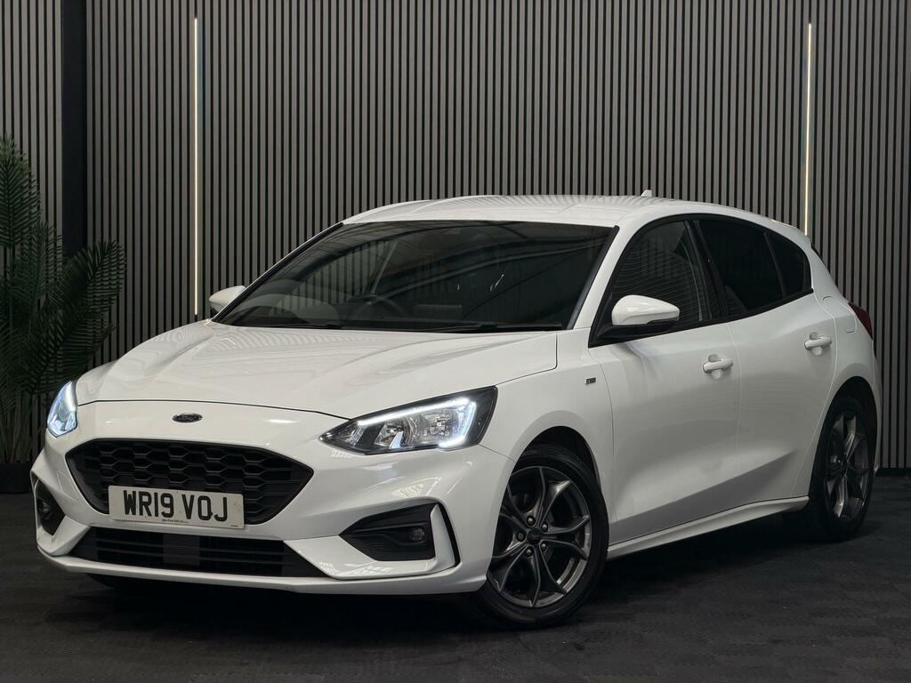 Ford Focus St-line White