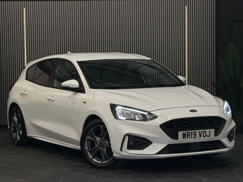 Ford Focus St-line White #5