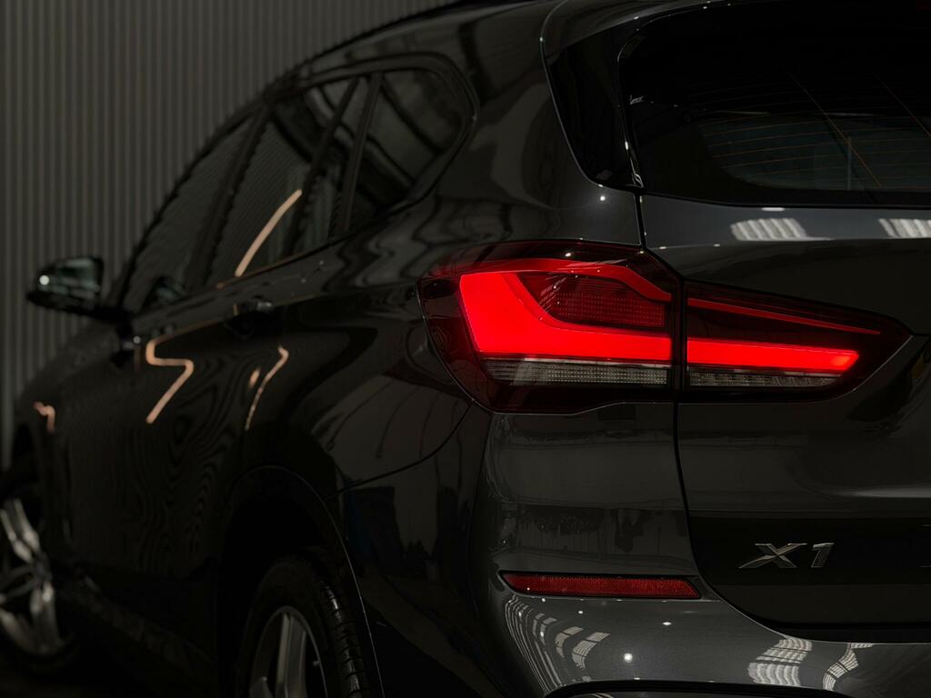 BMW X1 20I Se Suv Black #12
