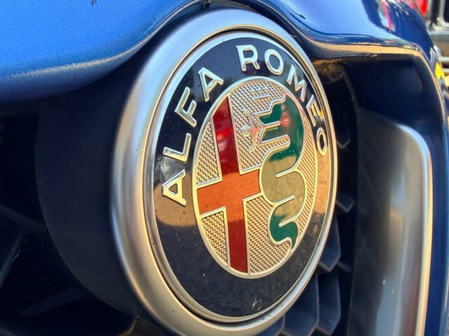 Alfa Romeo Giulia 2.0T Nero Edizione Saloon Euro 6 Blue #19