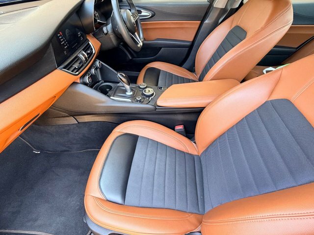 Alfa Romeo Giulia 2.0T Nero Edizione Saloon Euro 6 Blue #23