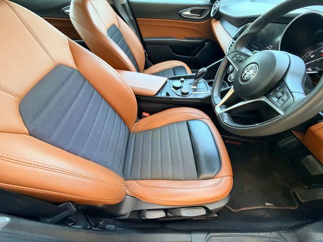 Alfa Romeo Giulia 2.0T Nero Edizione Saloon Euro 6 Blue #29
