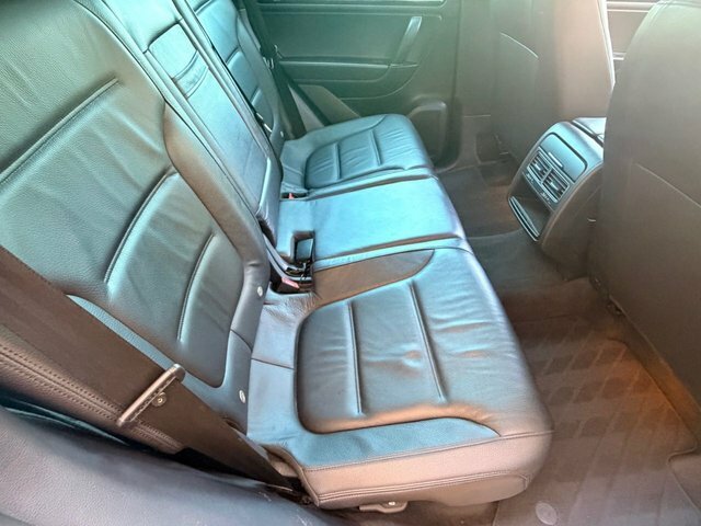 Volkswagen Touareg Touareg V6 R-line Tdi Bluemotion Technology White #27