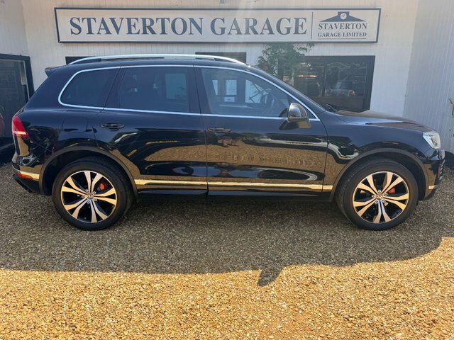 Volkswagen Touareg 3.0 Tdi V6 Bluemotion Tech R-line Suv T Black #4