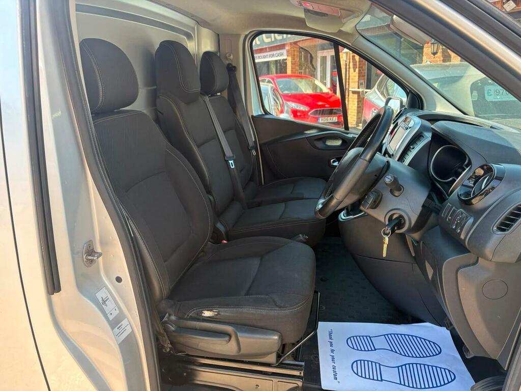 Renault Trafic Sl28 Dci 120 Sport Energy Nav Swb Low Roof Black #11