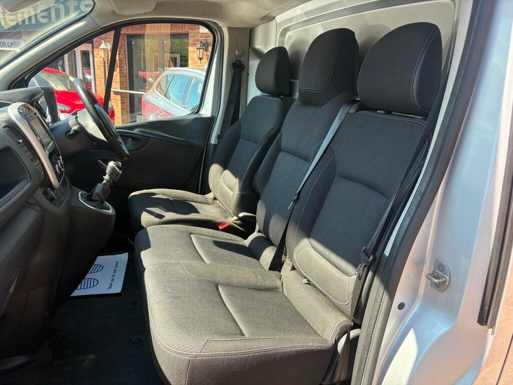 Renault Trafic Sl28 Dci 120 Sport Energy Nav Swb Low Roof Black #22
