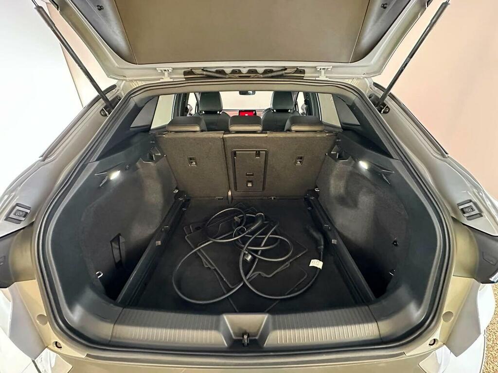 Volkswagen ID.4 Pure 52Kwh Life Suv 148 Ps White #24