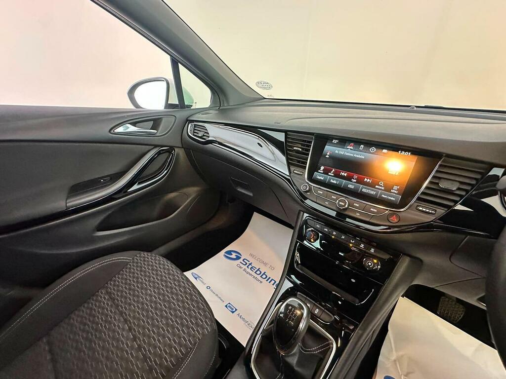 Vauxhall Astra 1.4T 16V 150 Sri Nav 2018 Silver #14