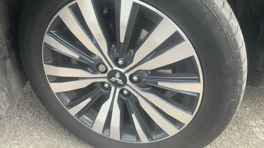 Mitsubishi Outlander Design #4
