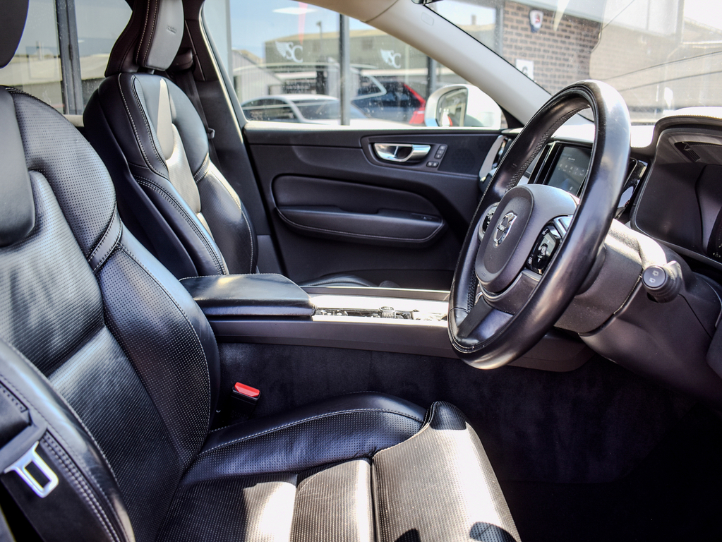 Volvo XC60 D4 R-design Silver #8
