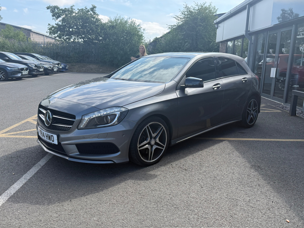 Mercedes-Benz A Class A180 Cdi Blueefficiency Se Black #3