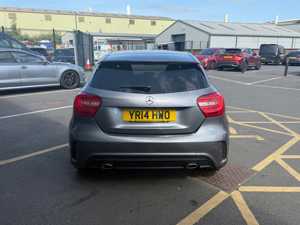 Mercedes-Benz A Class A180 Cdi Blueefficiency Se Black #2