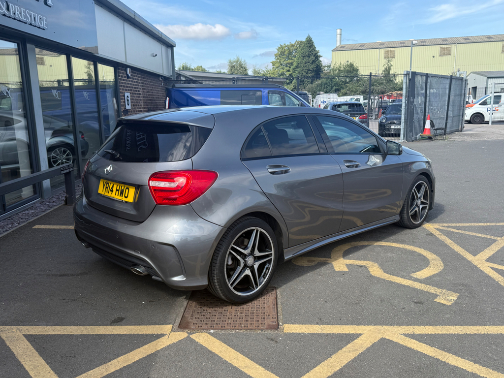 Mercedes-Benz A Class A180 Cdi Blueefficiency Se Black #5