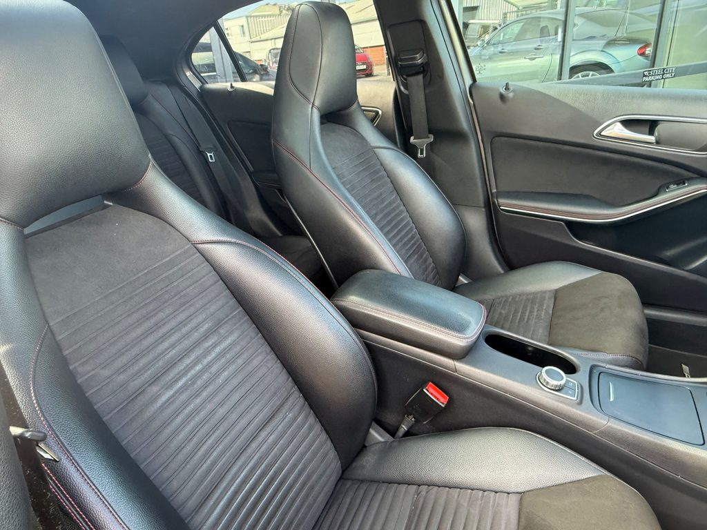 Mercedes-Benz A Class A180 Cdi Blueefficiency Se Black #6
