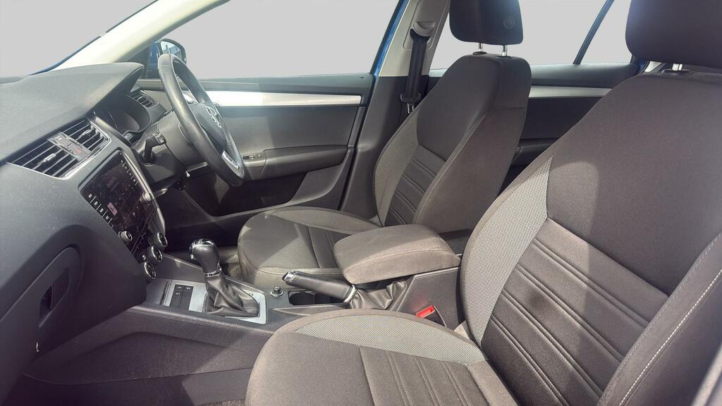 Skoda Octavia Estate 1.5 Tsi 150Ps Se Drive Act Dsg Black #31