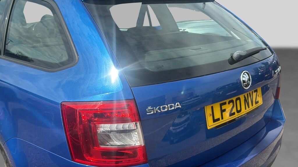 Skoda Octavia Estate 1.5 Tsi 150Ps Se Drive Act Dsg Black #47