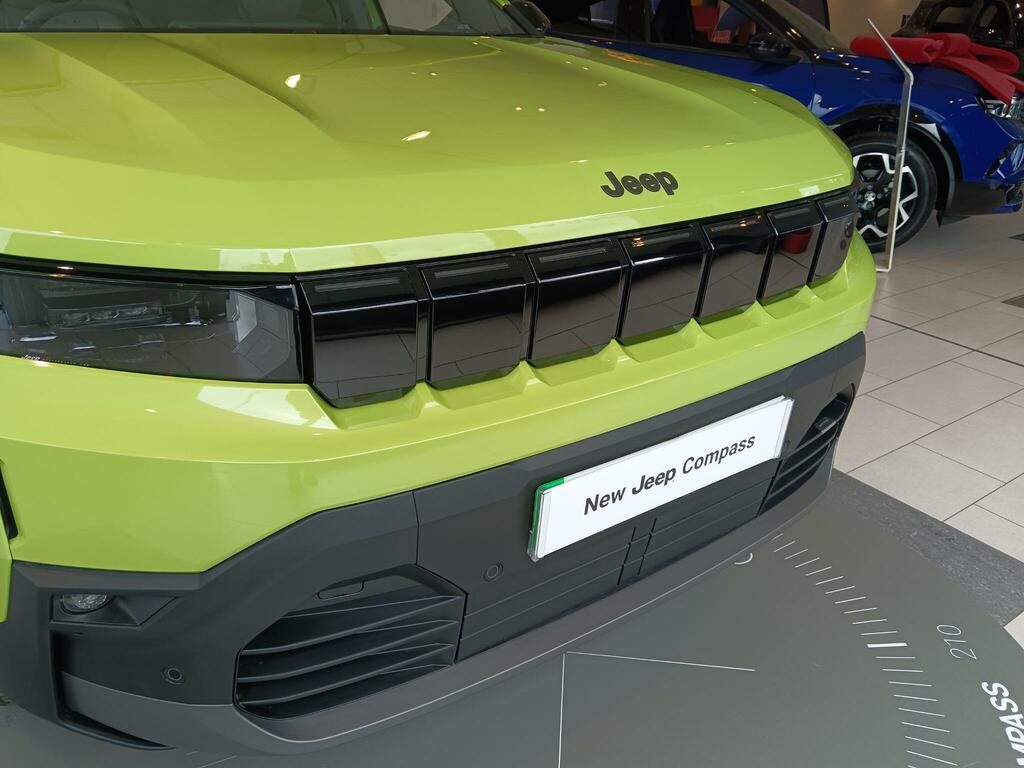 Jeep Compass 74Kwh First Edition 11Kw Charger Green #2