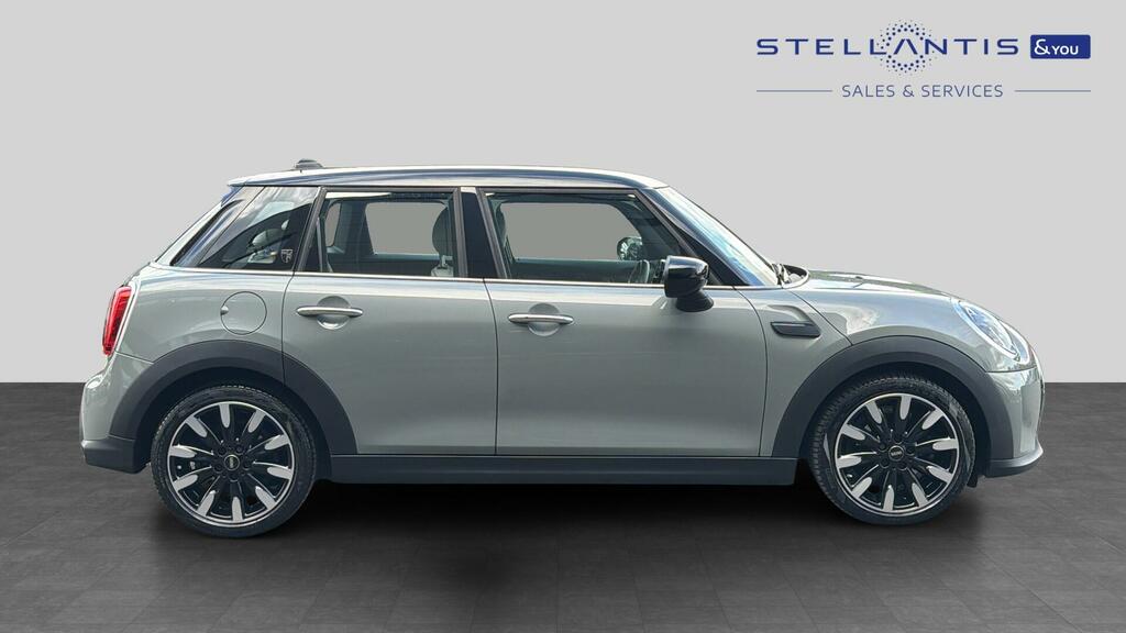 Mini Hatch 1.5 Cooper Exclusive Steptronic Euro 6 Ss WN22PRV Grey #2