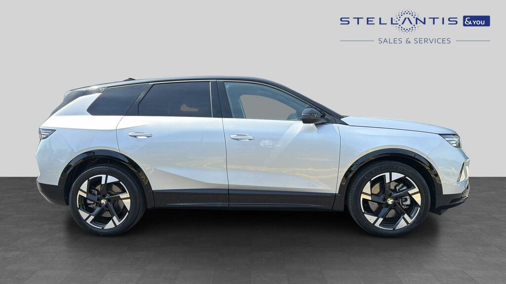 Vauxhall Grandland 73Kwh Ultimate Silver #2