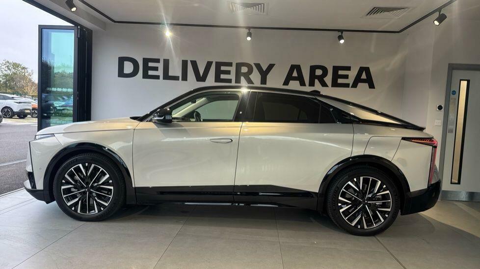 DS DS 3 Crossback E-tense 74Kwh Pallas Coupe White #4
