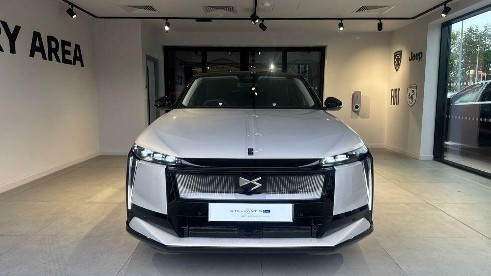 DS DS 3 Crossback E-tense 74Kwh Pallas Coupe White #2